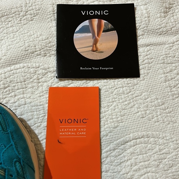 Vionic Suede Lace up Lake Blue Sneaker. NIOB. 8.5 - Picture 8 of 9